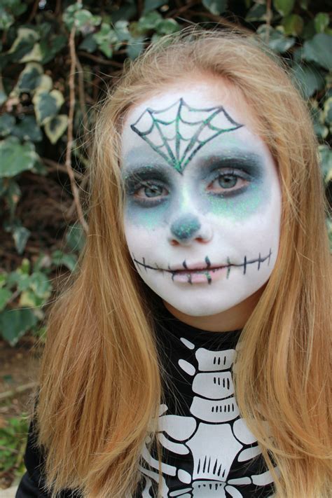 Vidéo De Maquillage De Halloween Pour Enfant Qui Fait Peur Maquillage Halloween enfant pour garçons et filles en 10 idées simples